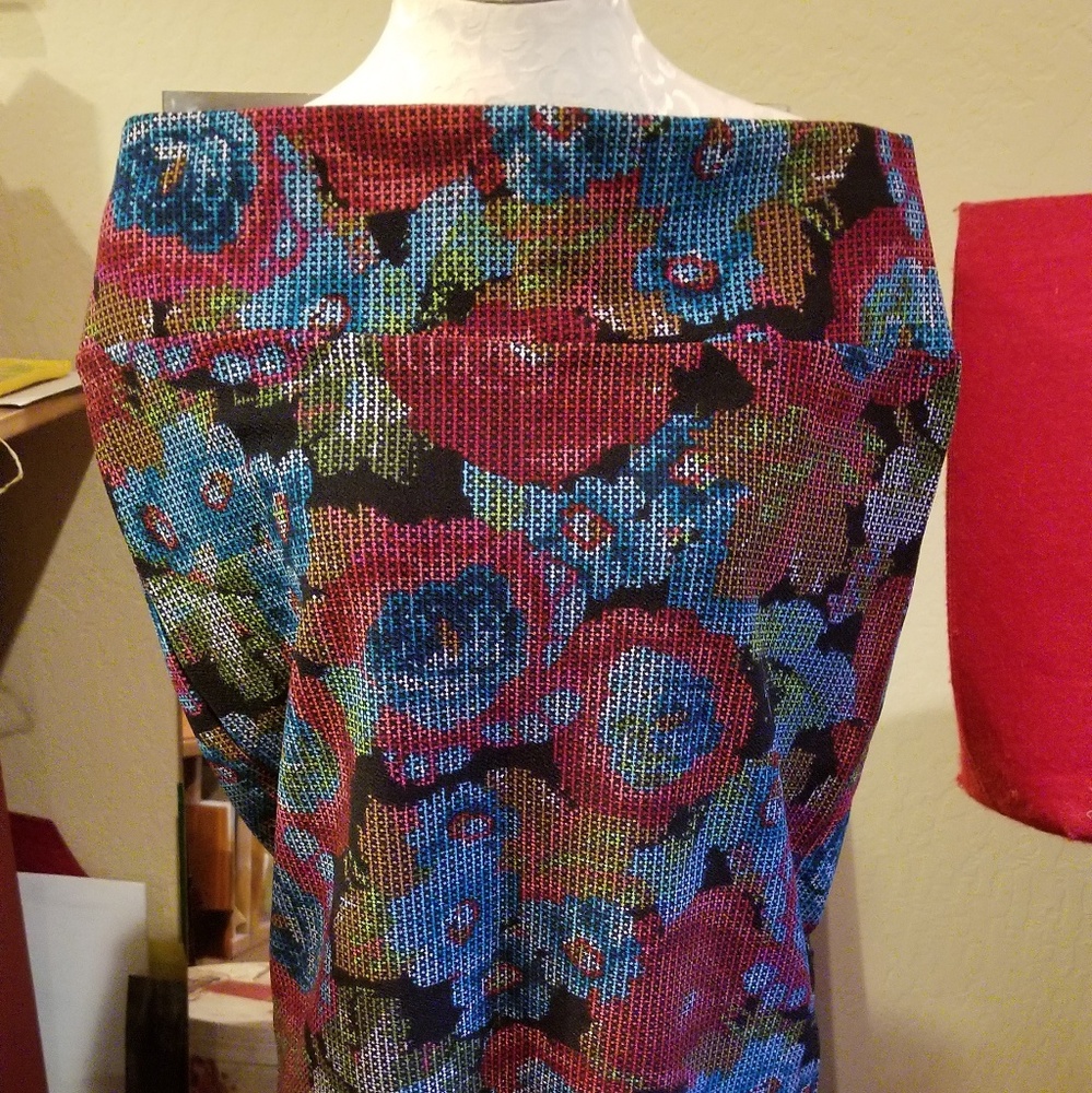 NWOT XL Lularoe Floral Cassie